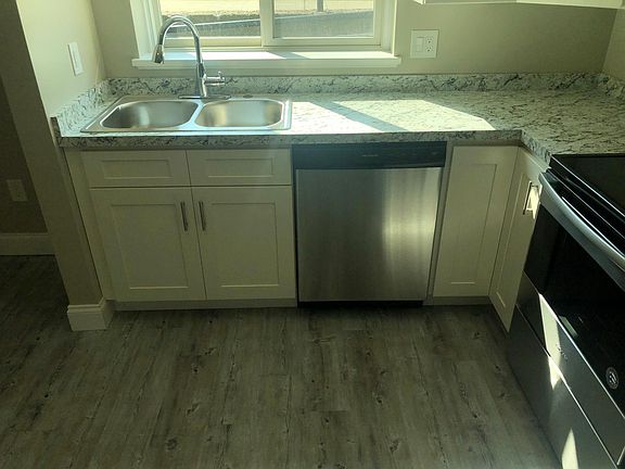 2nd image of 614 Englewood Ave APT 4