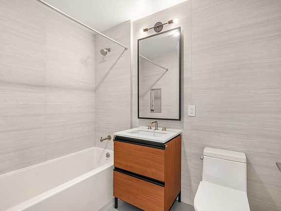 5th image of 123 Linden Blvd APT 19B