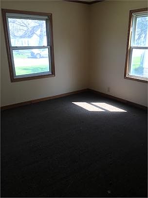3rd image of 2110 Elwood Ave