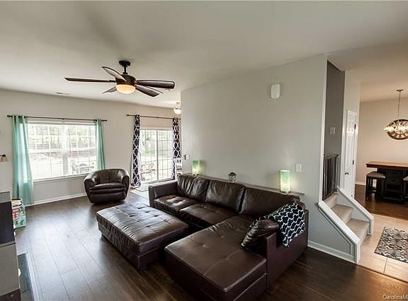 5th image of 1016 Little Rock Ct