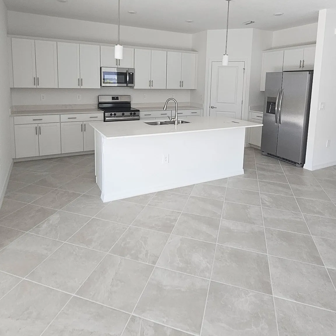 3 bed, 1849 sqft, $2,850 — Photo 2