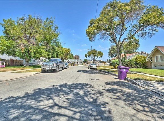 4th image of 3570 Ely Ave