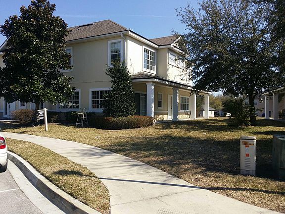 4th image of 1713 Forest Lake Cir E APT 2