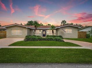 530 N Crescent Dr, Hollywood, FL 33021