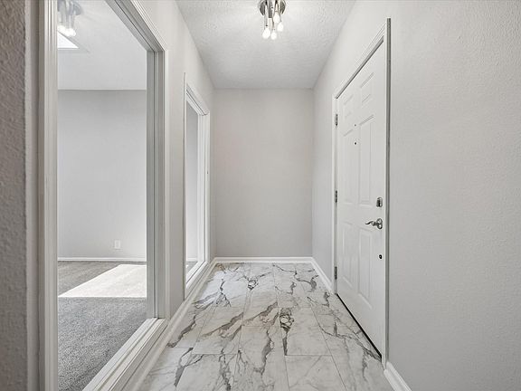 3rd image of 5507 Ariel St