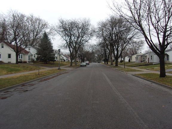 5th image of 2090 Fremont Ave