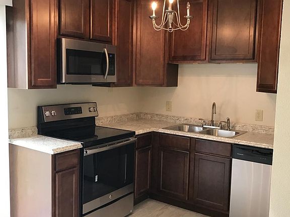 4th image of 206 W Highland Dr
