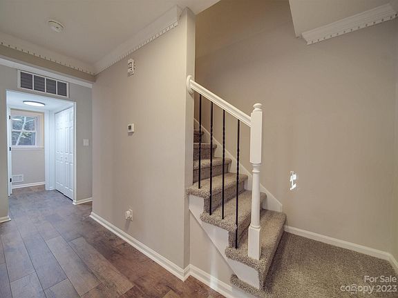 4th image of 8709 Nightingale Ln