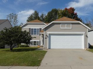 365 Needlewood Dr, Cedar Springs, MI 49319
