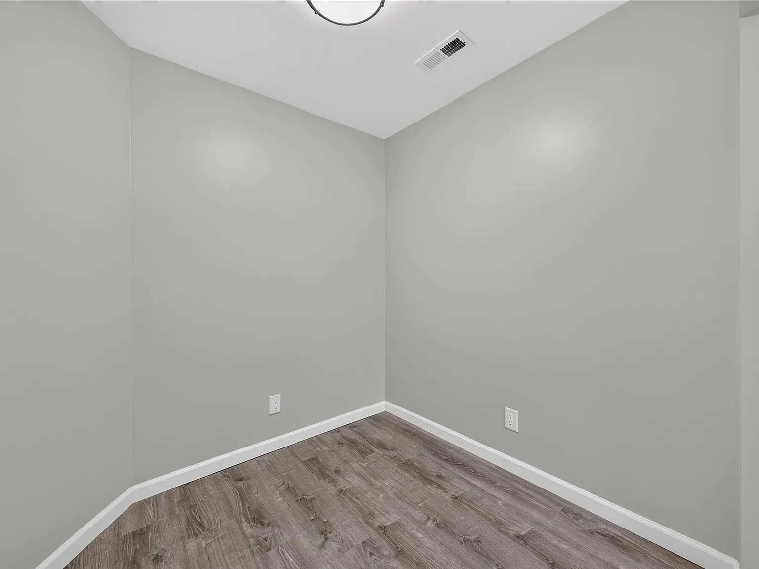 3 bed, 1413 sqft, $2,195 — Photo 3