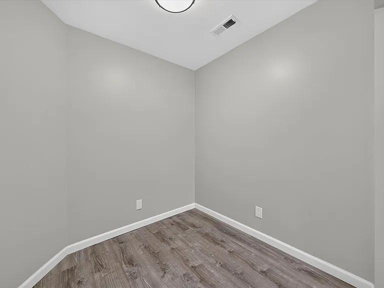 21150 Avon Ln — Photo 3