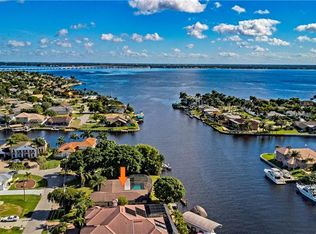 2054 SE 28th St, Cape Coral, FL 33904