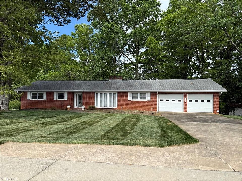 1st image of 1696 Sparta Rd