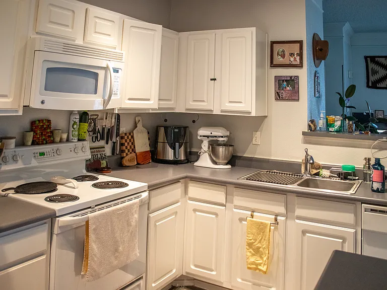 2141 Enterprise St — Photo 2