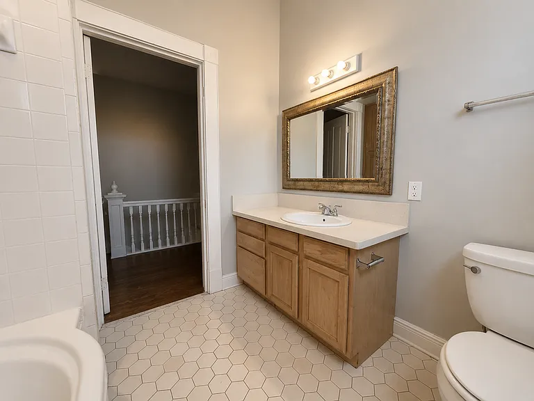 5939 Freret St — Photo 15