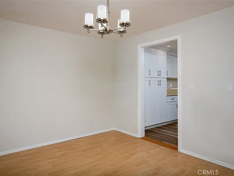402 El Centro St — Photo 9