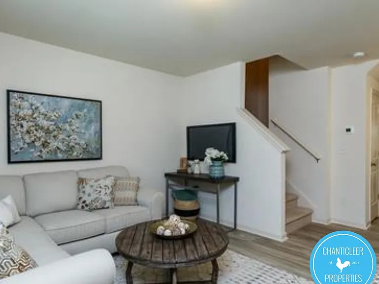 227 Socket St #1 — Photo 3