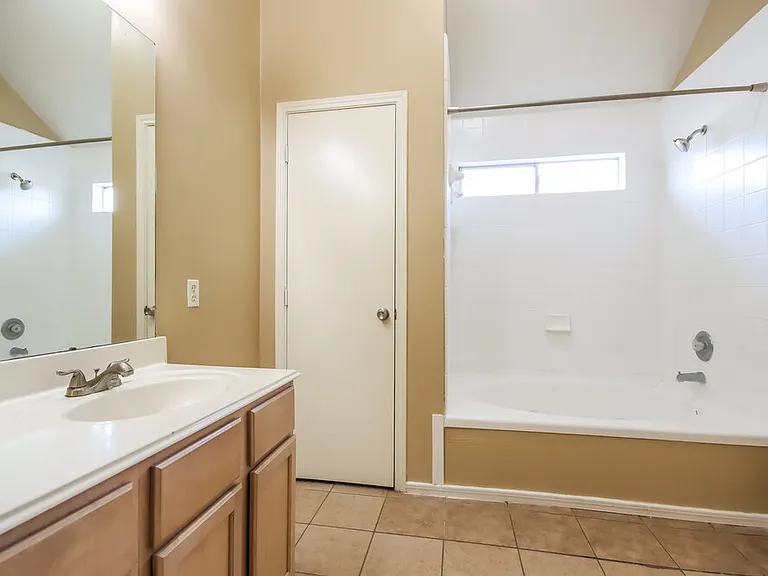 2610 Heatherknoll Dr — Photo 13