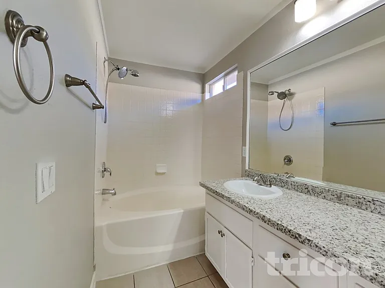 1244 Maple Pines Ave — Photo 9