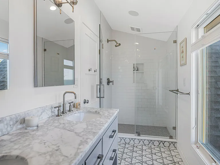 18 E Landing Rd — Photo 17