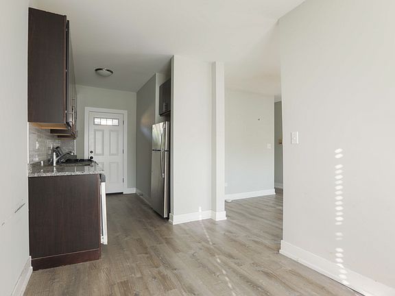 4th image of 630 W Cornelia Ave #S5