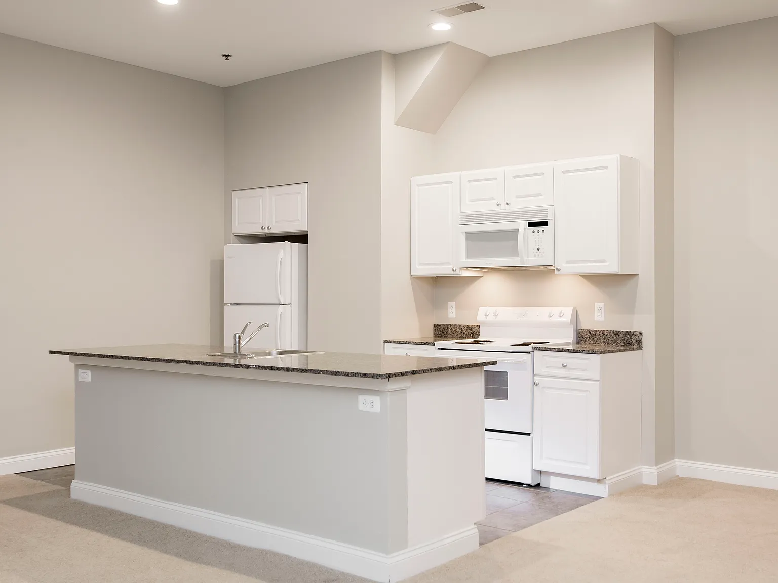 Victory Building Apartments — Photo 1