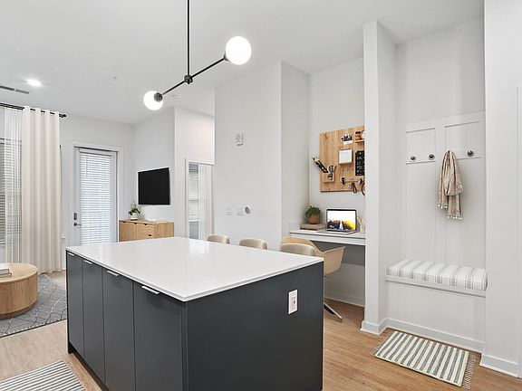 3rd image of 725 Savona Mill Ln #3-323