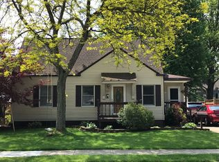 1426 Wayne St, Barberton, OH 44203