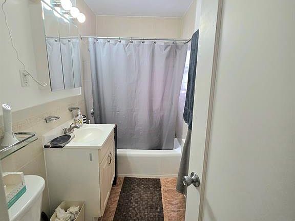 5th image of 2165D N Central Road #D