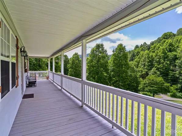 62 Blossom Dr, Burnsville, NC 28714