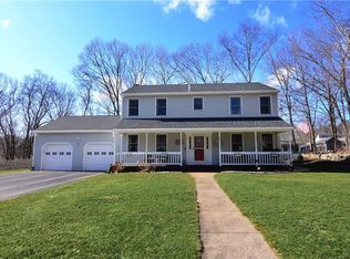 21 Wyoming Dr, Cumberland, RI 02864