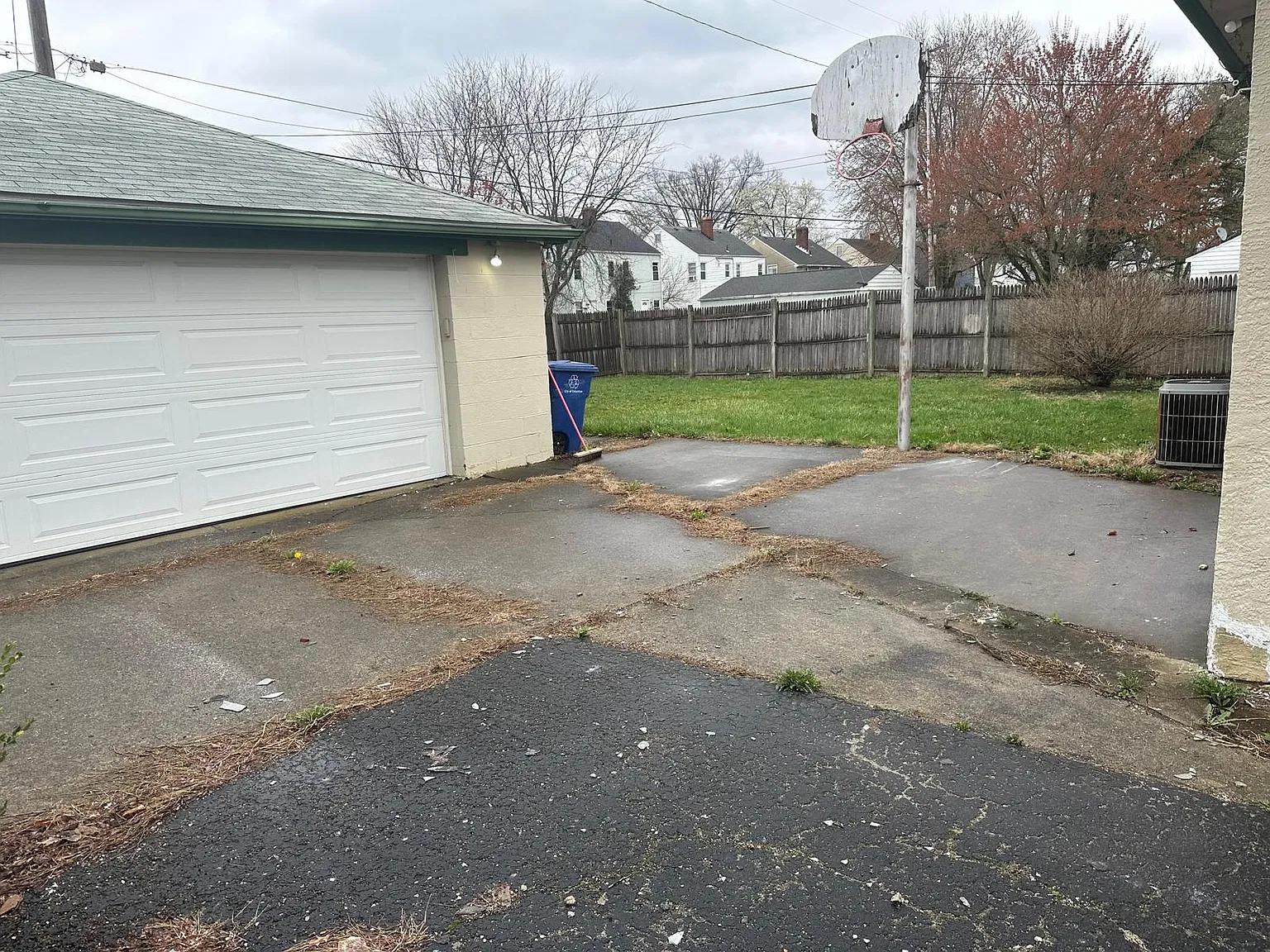 4 bed, 2057 sqft, $2,500 — Photo 4