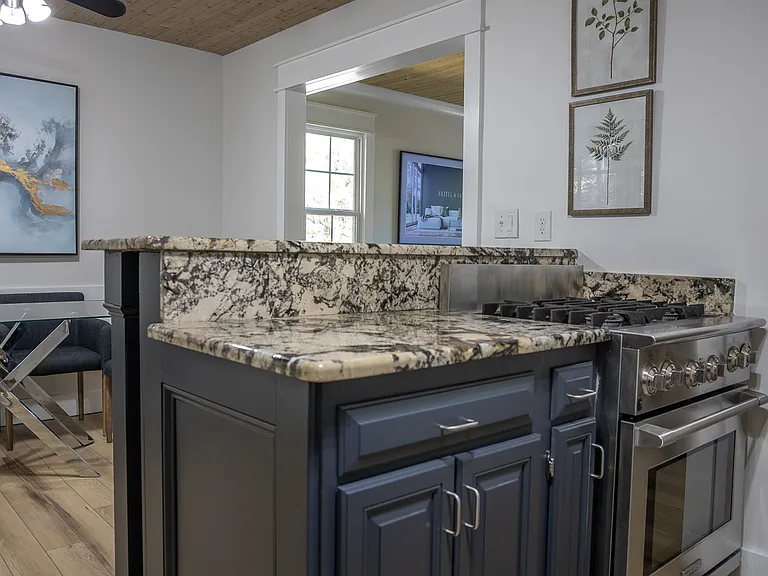 6617 Lynndale Dr — Photo 14