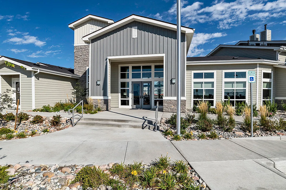 The Overlook at Interquest Apartments — Photo 1