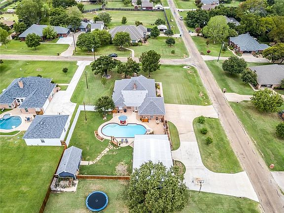 4th image of 240 Cross Creek Ct