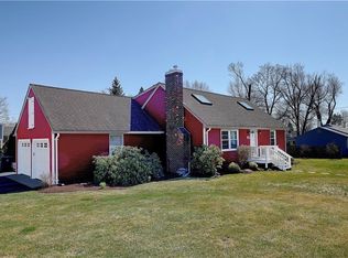 250 Grand View Dr, Warwick, RI 02886