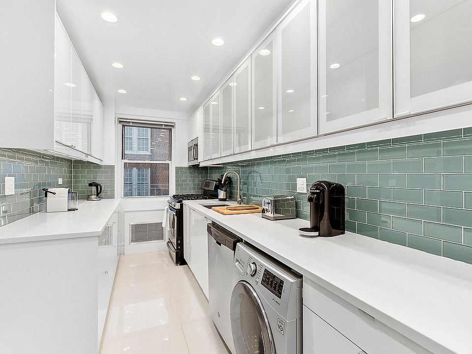 1st image of 301 E 66th St #8R