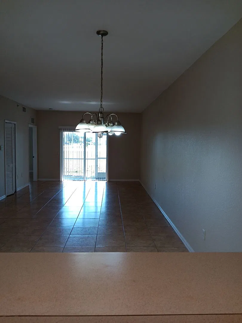 1328 SE 8th Ave — Photo 4