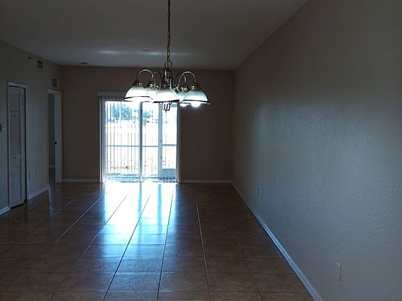 4th image of 1328 SE 8th Ave APT 101