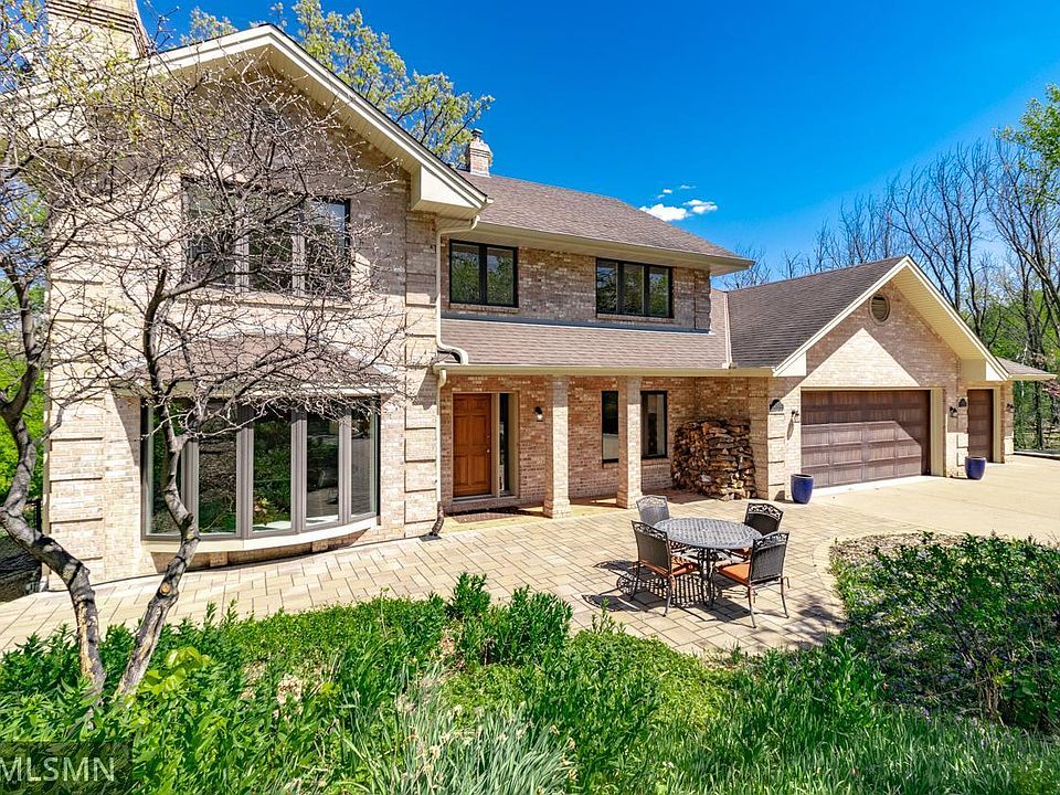 1st image of 2660 Linden Ln