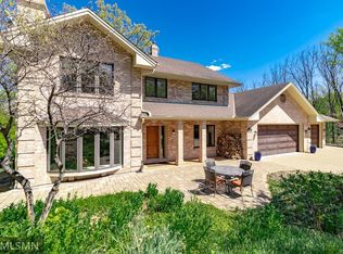2660 Linden Ln, Saint Paul, MN 55109