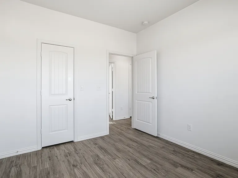2131 Cole St — Photo 16