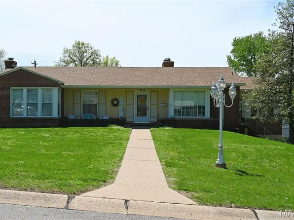 10022 Elise Dr, Saint Louis, MO 63123