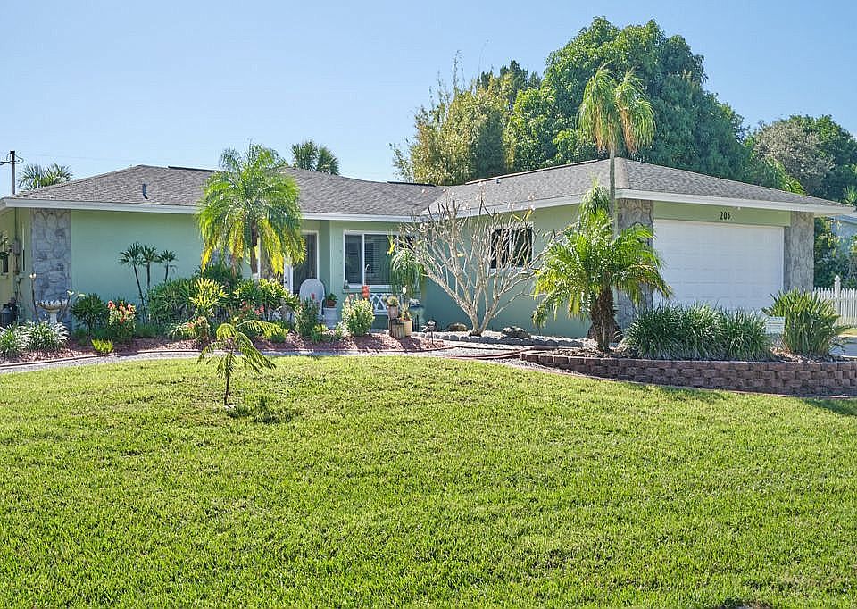 1st image of 205 Sorrento Dr