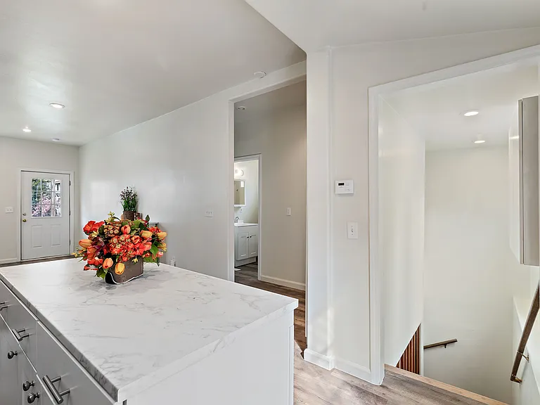 1521 E Spruce St — Photo 10