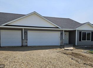 912 Katelyn Cir NE, Montgomery, MN 56069