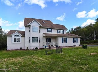 208 Lookout Dr, Albrightsville, PA