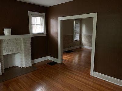 1st image of 5940 Woodmont Ave #1
