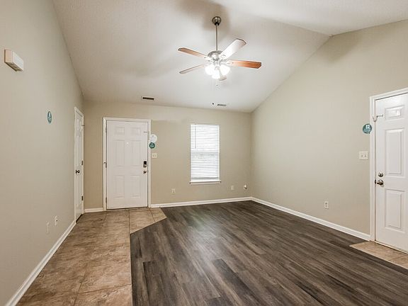 5th image of 4823 Farmview Dr