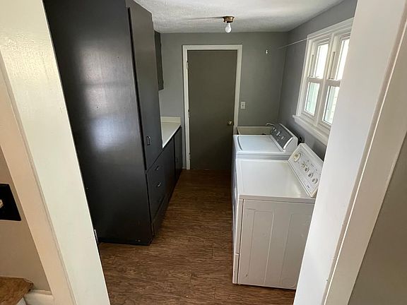 3rd image of 8560 Carmichael Dr